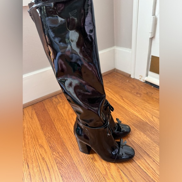 New! $1301 Philosophy di Lorenzo Patent Leathern ribbon detail block heel boots - Picture 7 of 9